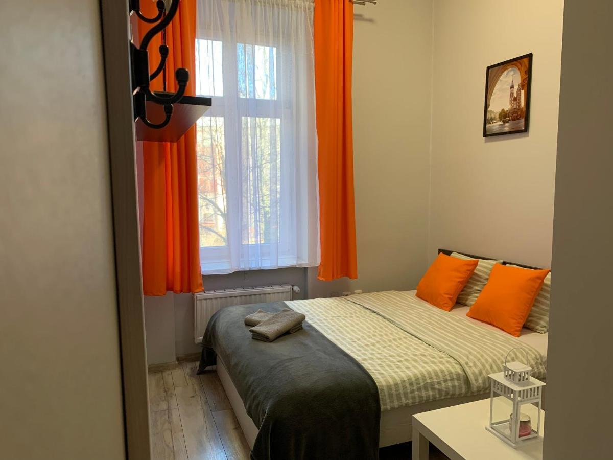 Discover Cracow Aparthostel Красков Екстериор снимка