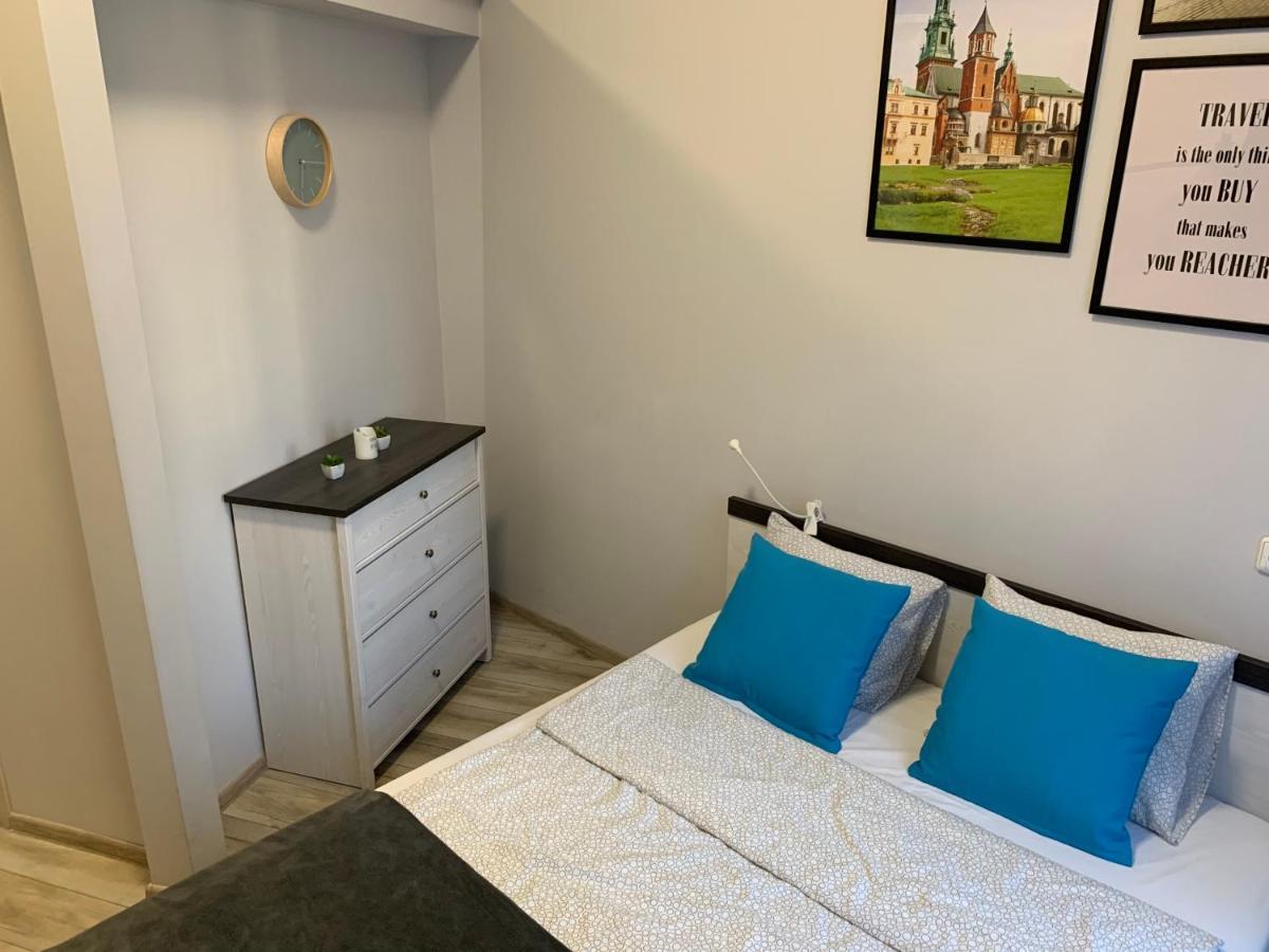 Discover Cracow Aparthostel Красков Екстериор снимка