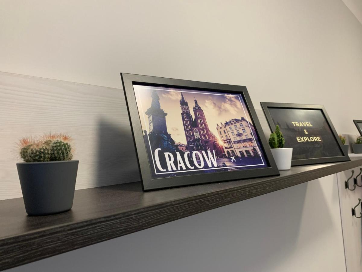 Discover Cracow Aparthostel Красков Екстериор снимка