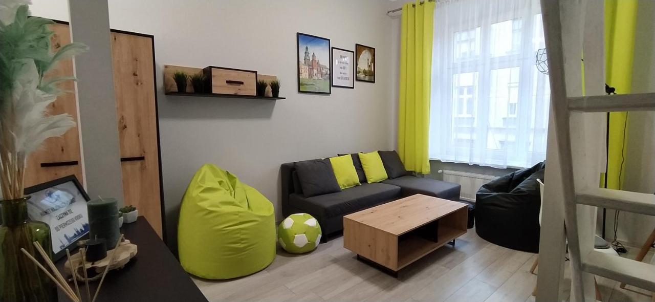 Discover Cracow Aparthostel Красков Екстериор снимка