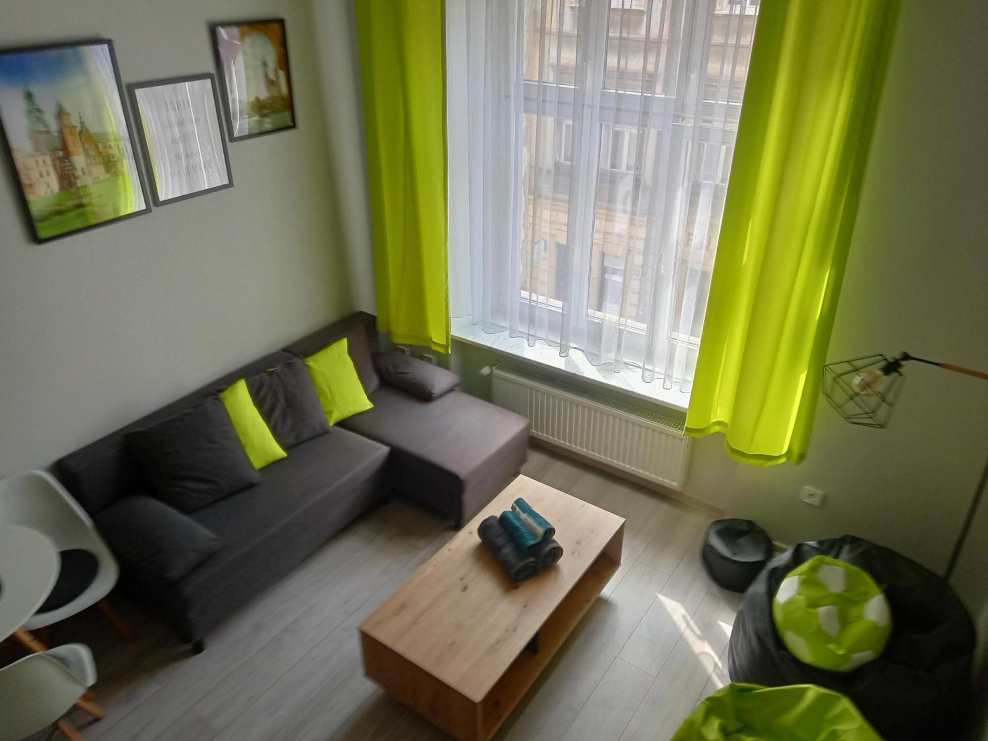 Discover Cracow Aparthostel Красков Екстериор снимка