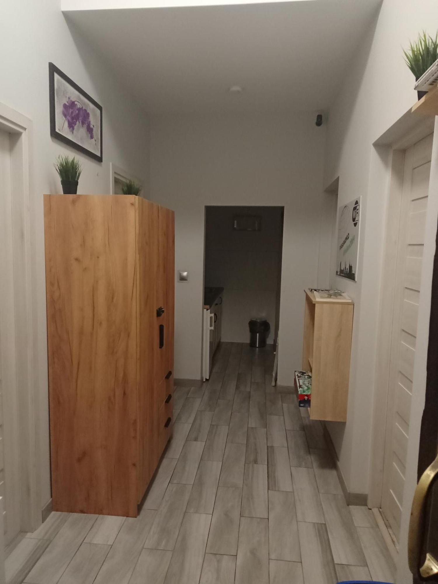 Discover Cracow Aparthostel Красков Екстериор снимка